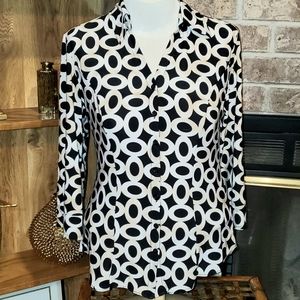 Essentials By Milano Top- Size Medium